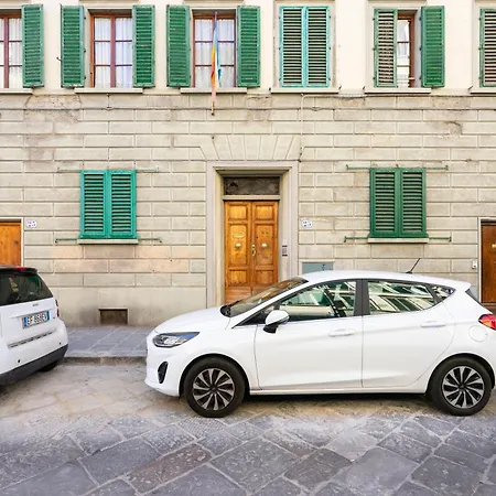 Ruote First Apartment Florenz
